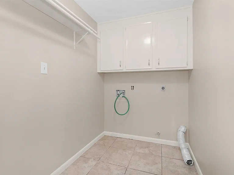 3127 Wagon Trail Dr — Photo 23