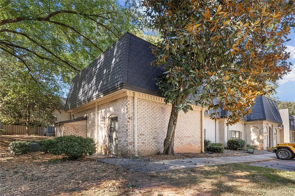 1 bed, 1.5 bath, 753 sqft, $1,950 — Photo 1