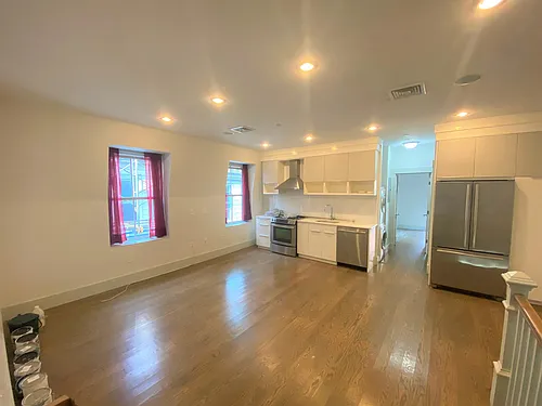 15 Boardman St Photo 1