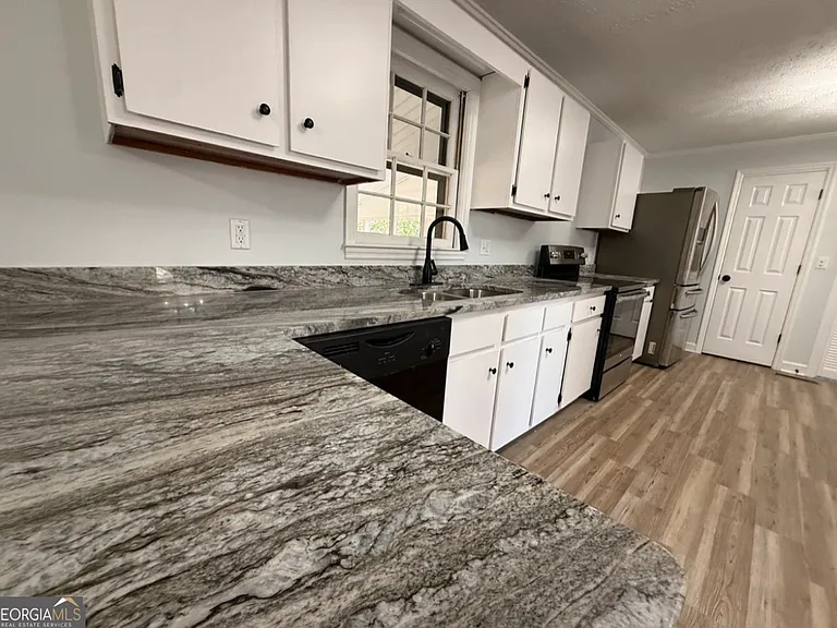 1612 Knox St — Photo 21