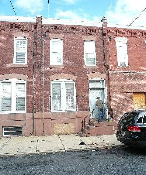 House / Street view