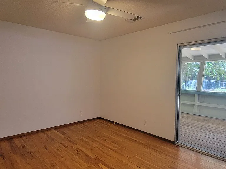21855 Belmont Dr — Photo 16