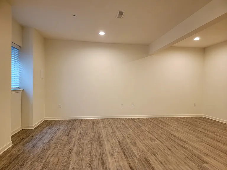 642 Brentwood Dr — Photo 28