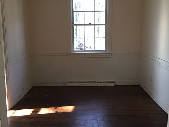 2nd image of 104 Quail Ln