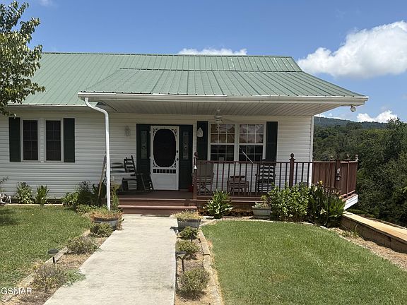 2nd image of 2787 Meadow Crest Ln