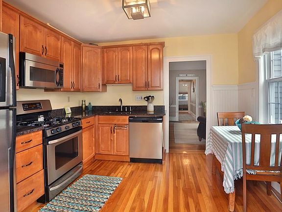 4th image of 11 Oliver St #1