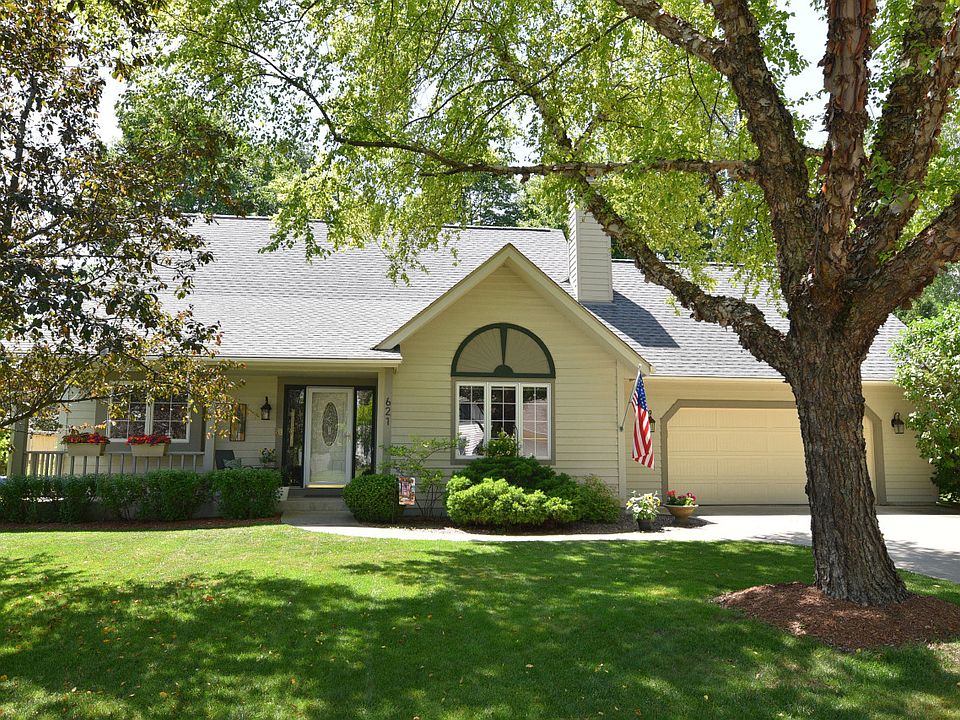 1st image of 621 Fairhurst Ln