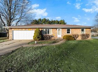 27381 Bittersweet Ln, Elkhart, IN 46514