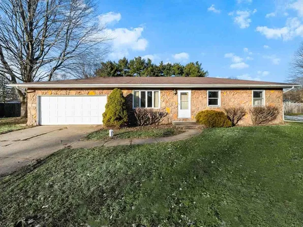 27381 Bittersweet Ln, Elkhart, IN 46514