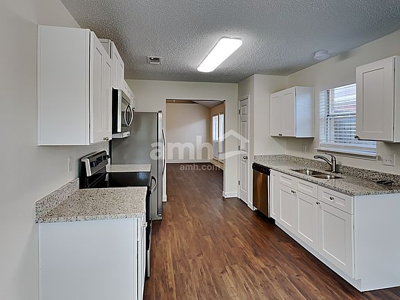 3rd image of 5617 Alicante Dr