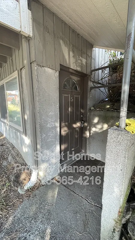 Studio, 1.0 bath, 400 sqft, $1,400 — Photo 2