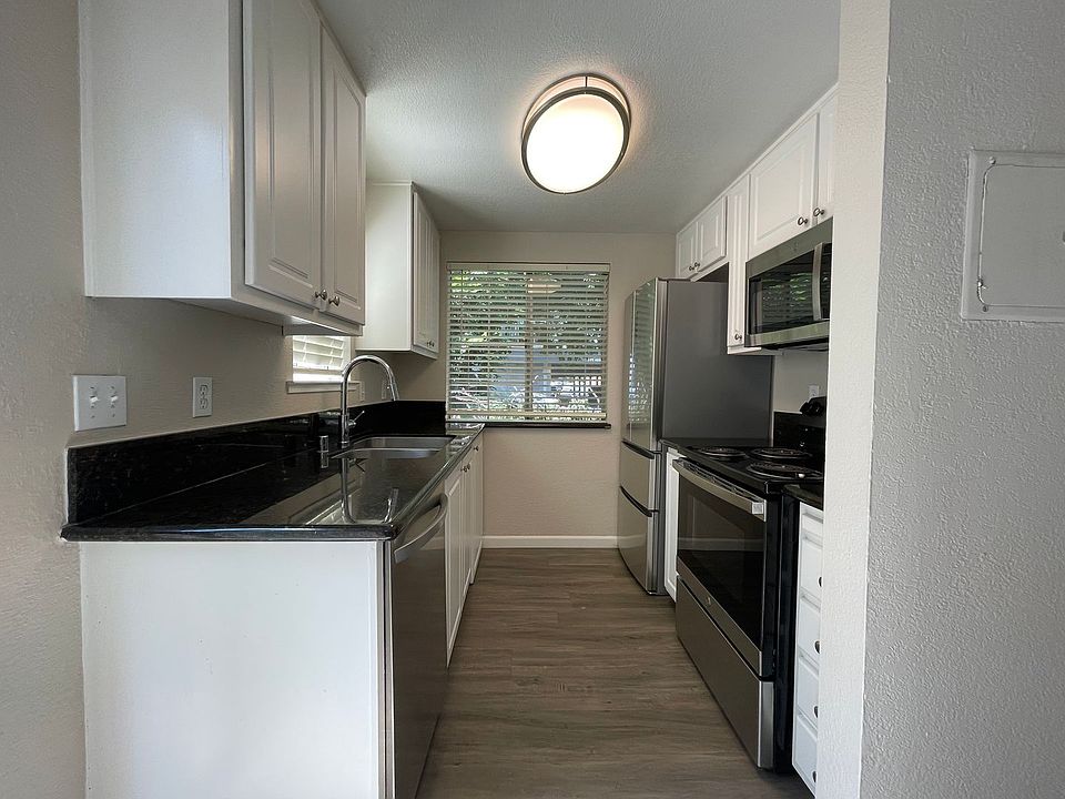 1st image of 2113 O St #14