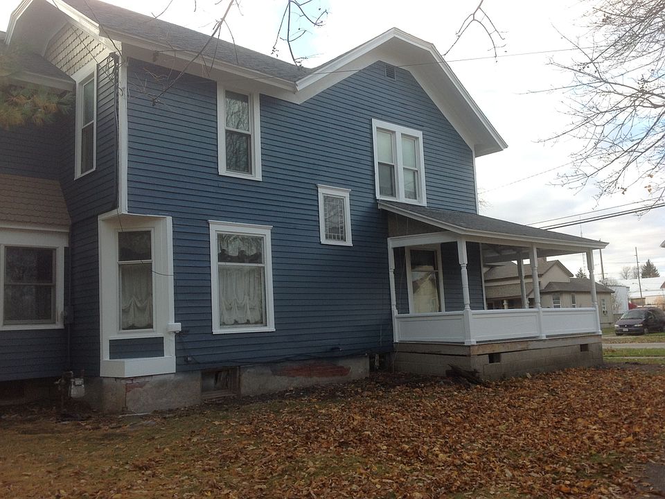 1st image of 203 W Chestnut St