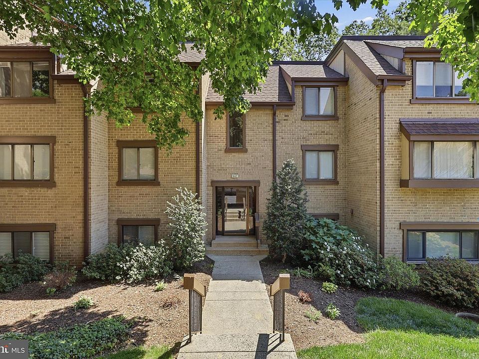 1st image of 1637 Parkcrest Cir