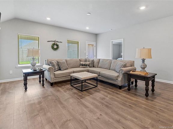 3rd image of 2219 S Savannah Lakes Dr