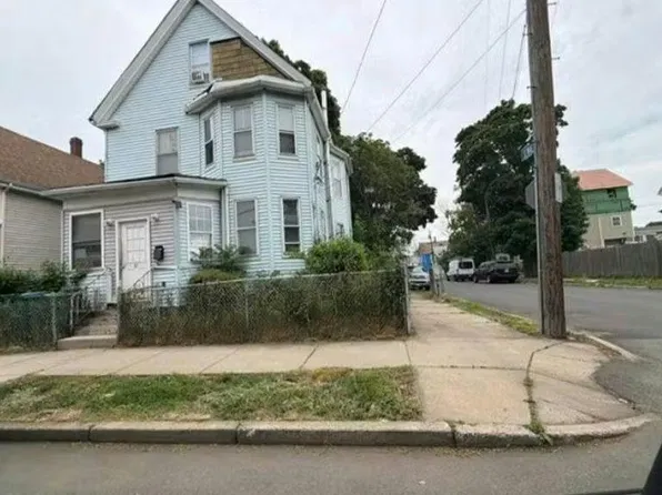 81 Jackson St, Lynn, MA 01902