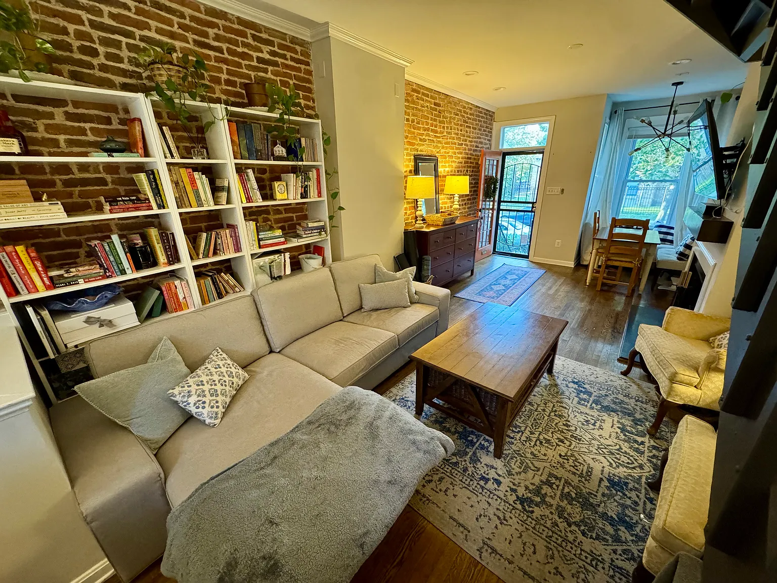 1205 I St SE — Photo 4