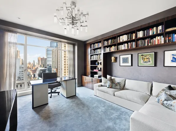 520 Park Avenue image 11 of 23