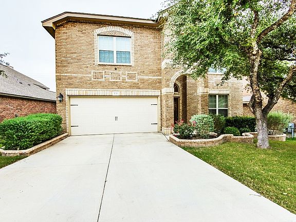 3rd image of 814 Grove Bnd