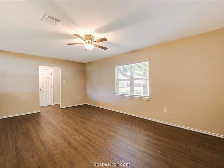 703 Horlock St — Photo 7