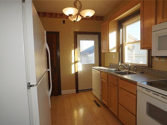 3rd image of 314 Park Ave