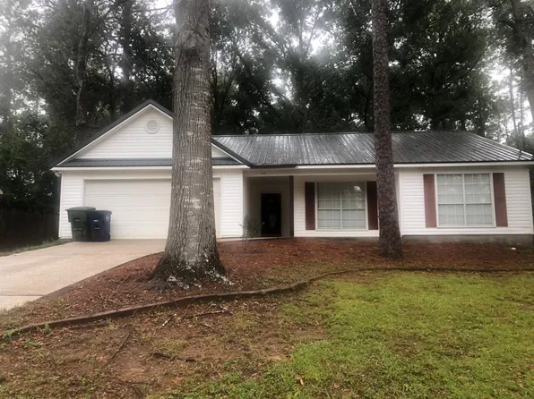 111 Meadow Wood Dr, Daphne, AL 36526