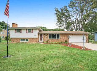 18631 S Cypress Cir, South Bend, IN 46637