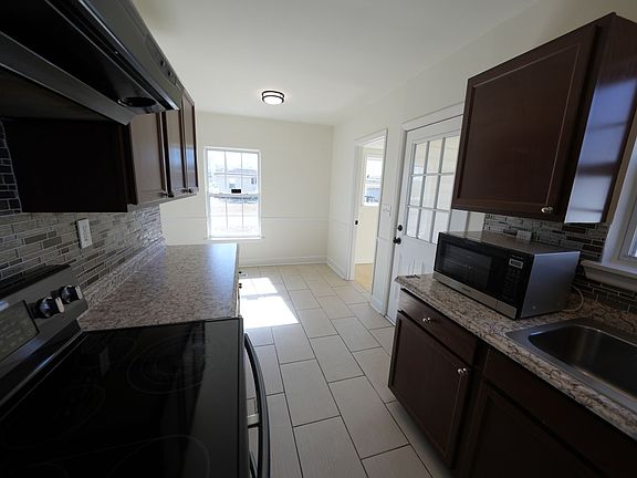 4th image of 1309 Altamaha St