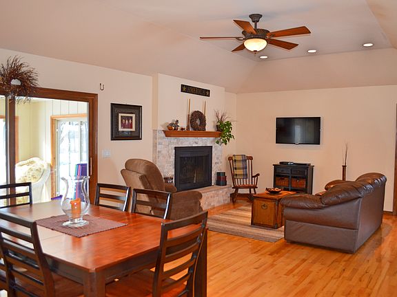 3rd image of 1405 Cherrywood Ln