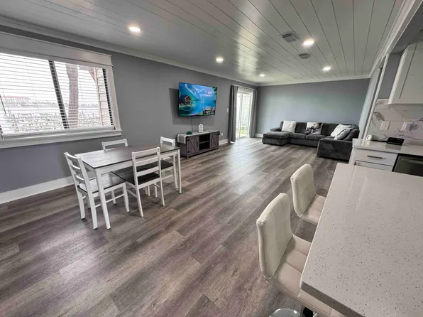 308 Miracle Strip Pkwy SW, Fort Walton Beach, FL
