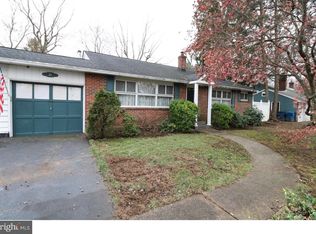 31 Manor Ln N, Yardley, PA 19067