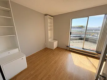 5733 Cambie St — Photo 23
