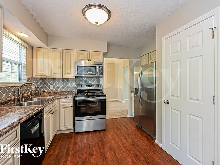 5328 Orchard Creek Ct — Photo 10
