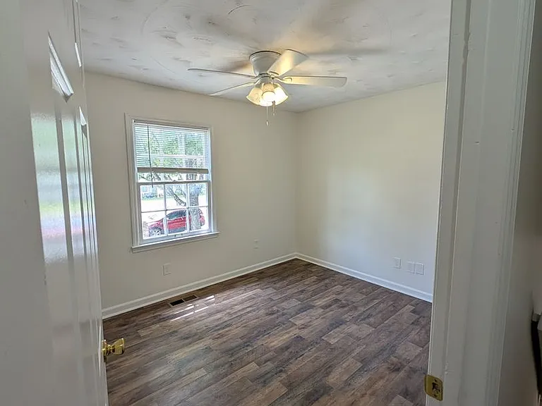 1060 Sandy Springs Rd NW — Photo 17