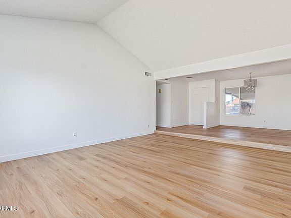 5th image of 5208 W ONYX Avenue