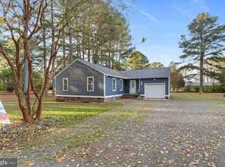 387 N Shore Cir, North, VA 23128