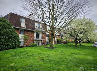 8769 Washington Colony Dr, Centerville, OH 45458