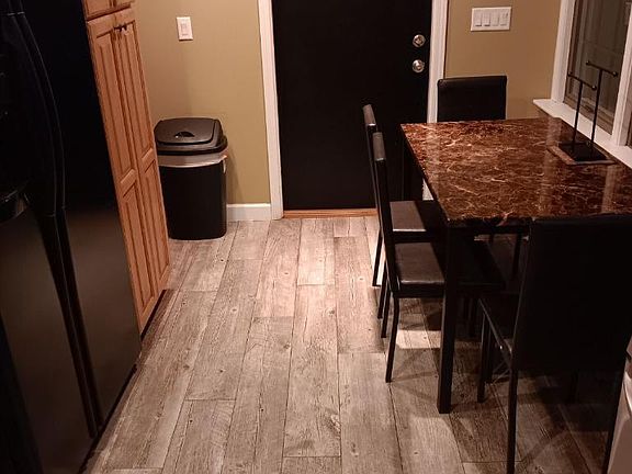 4th image of 1915 River Valley Dr