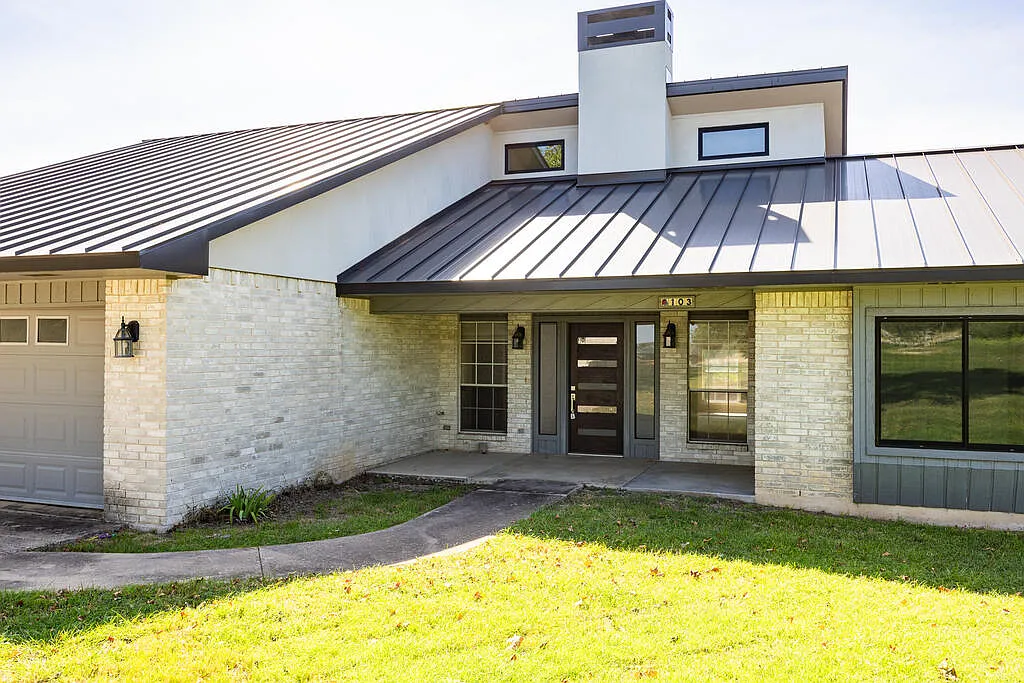 4 bed, 2.0 bath, 2646 sqft, $2,800 — Photo 4