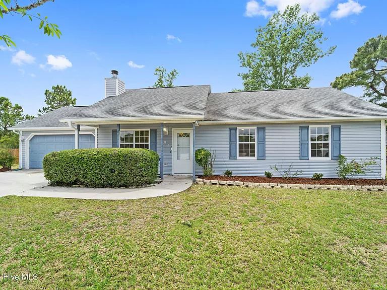 502 Nutfield Dr — Photo 1