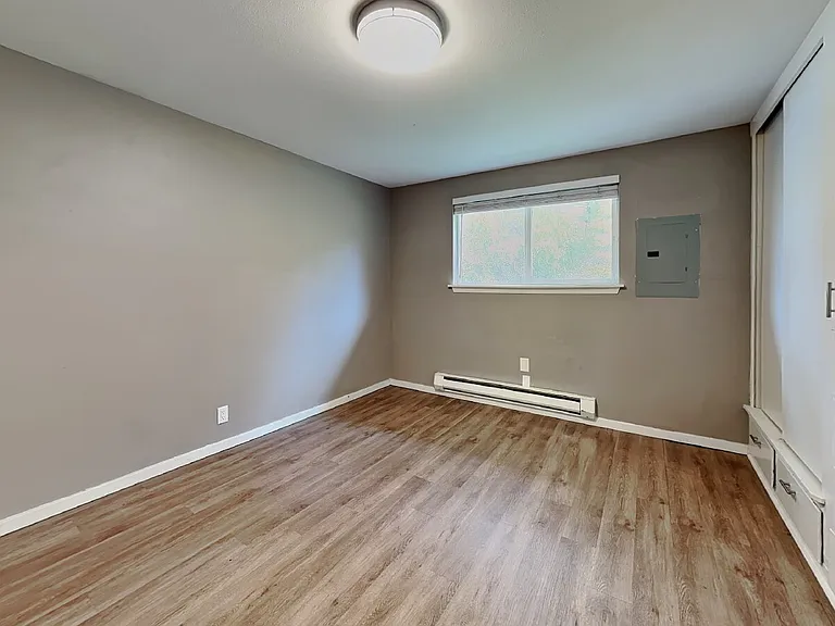 102 Summit Ave N #10 — Photo 5