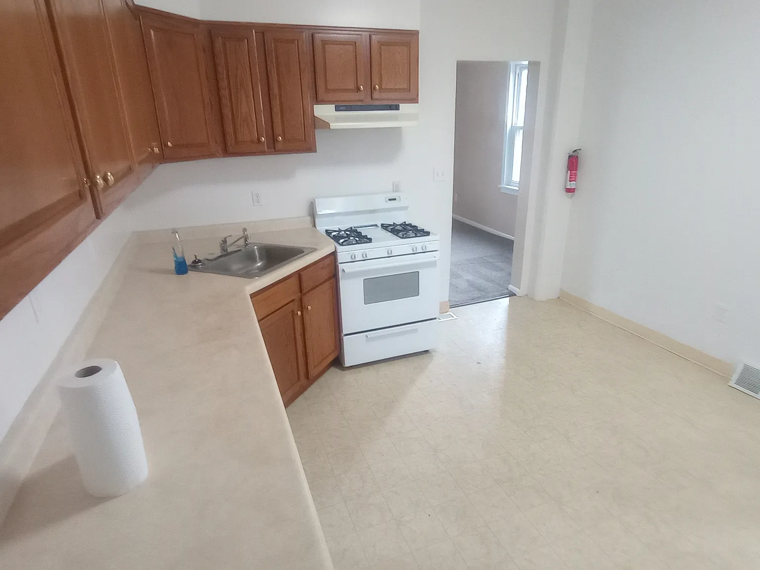 2 bed, $900 — Photo 4