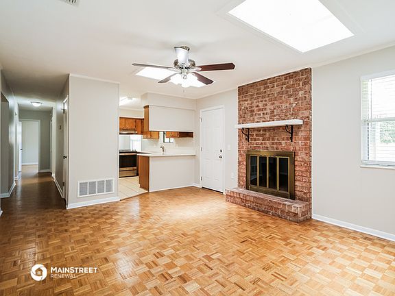 5th image of 2868 Birchwood Dr