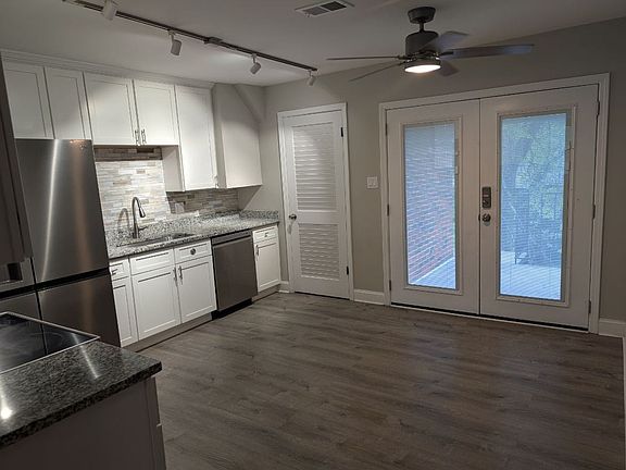 3rd image of 10410 Lovell Center Dr APT 3