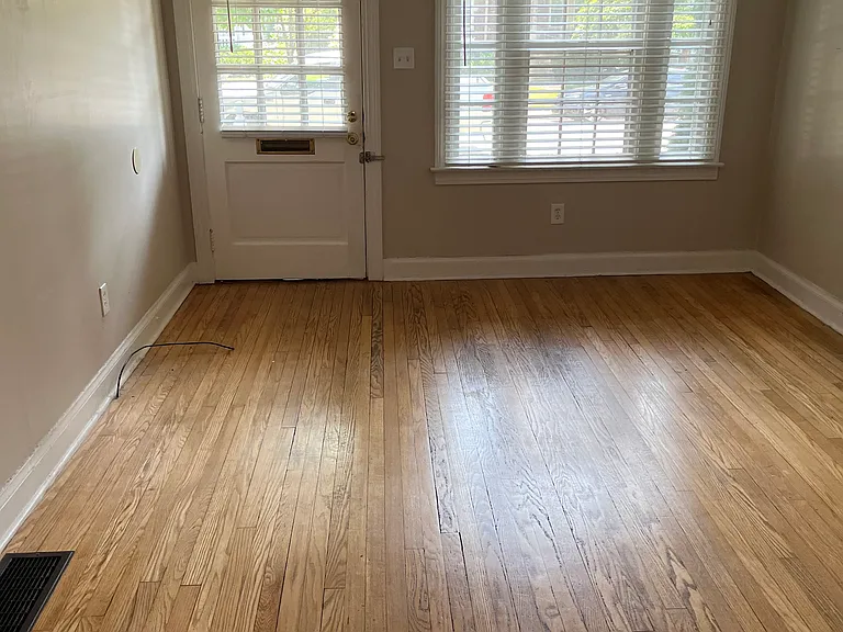 3039 Wentworth Ave — Photo 8