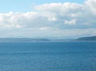 4224 Beach Dr SW APT 201, Seattle, WA 98116