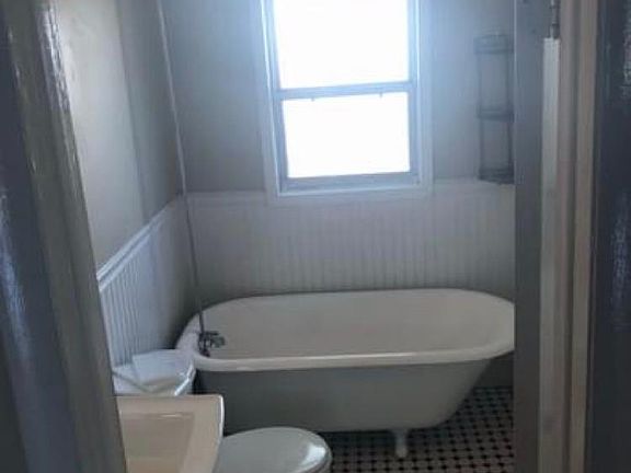 5th image of 7601 N Highland Ave