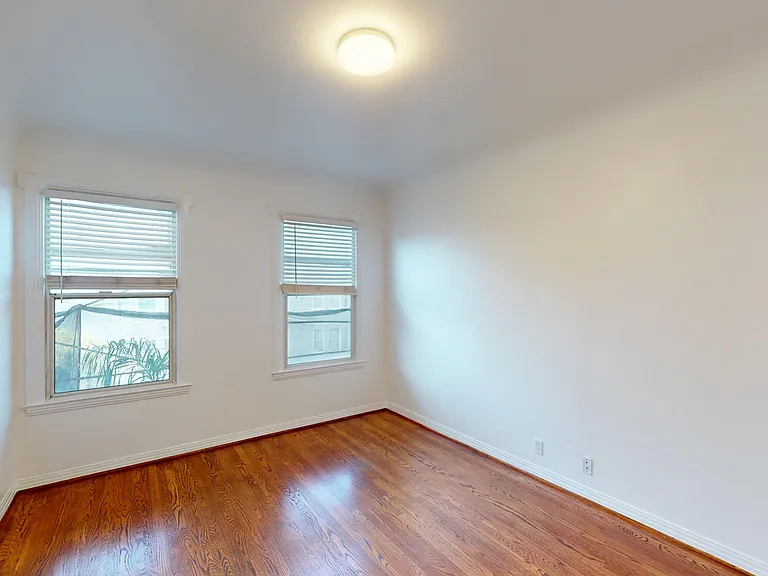 1690 North Point Street — Photo 3