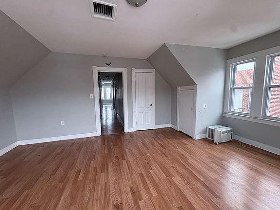 2nd image of 299 Norton St Unit 3