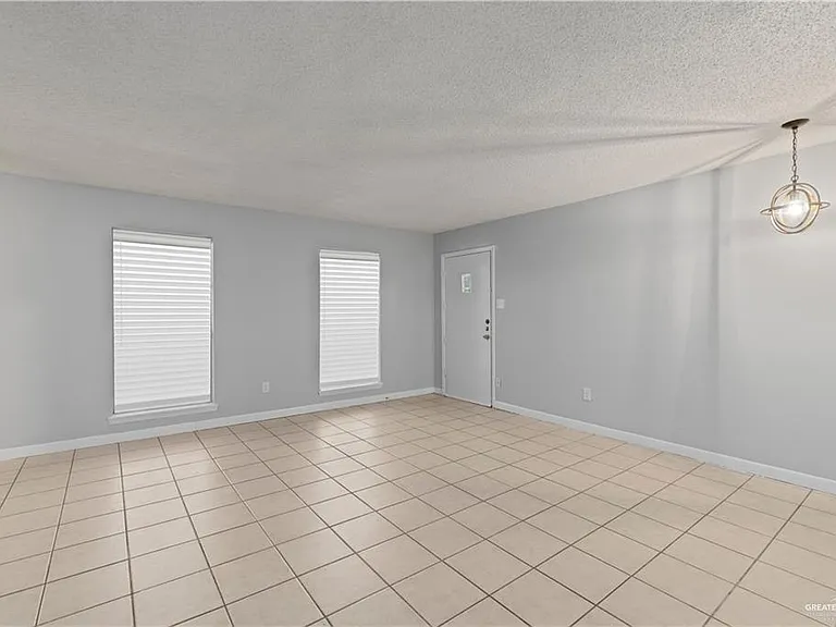 1701 W McIntyre St #3 — Photo 7